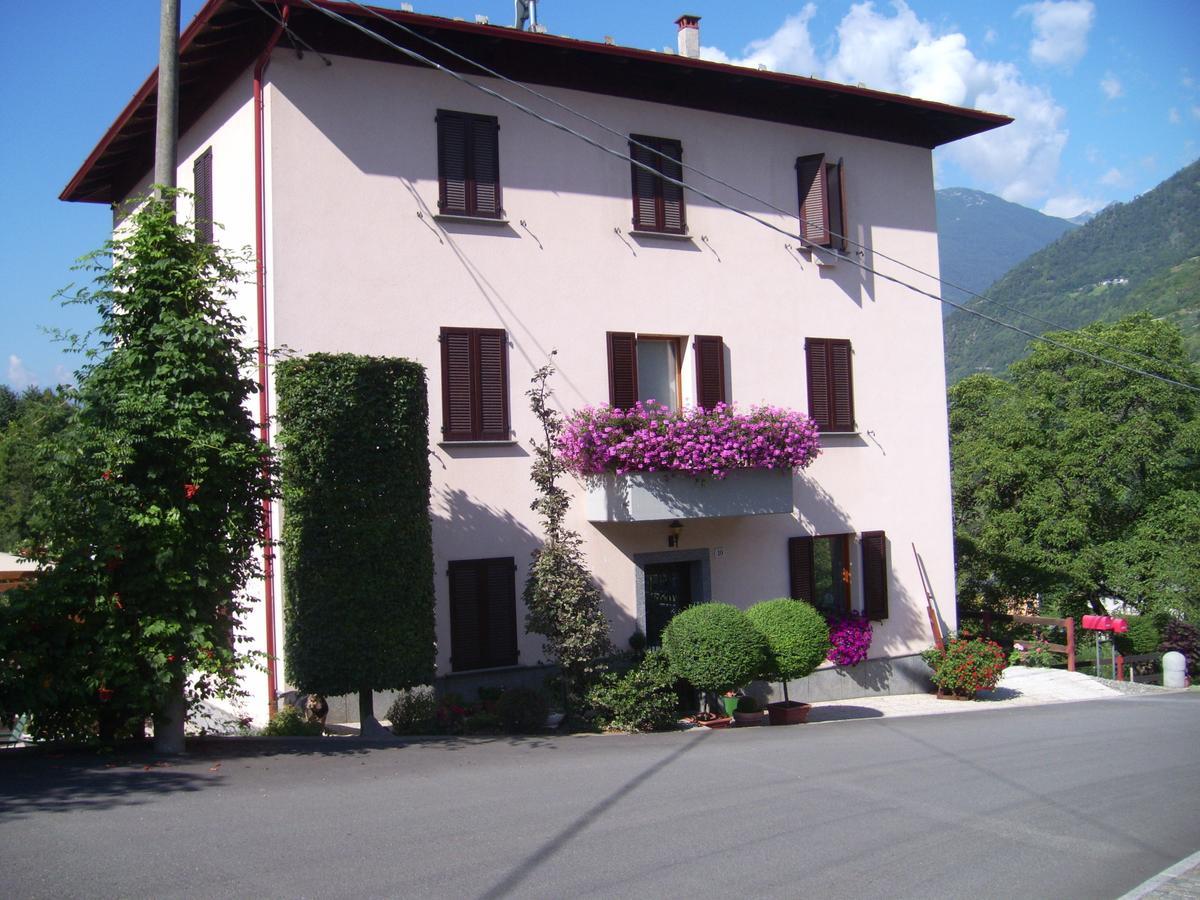 Villa La casa rosa Sernio Exterior foto