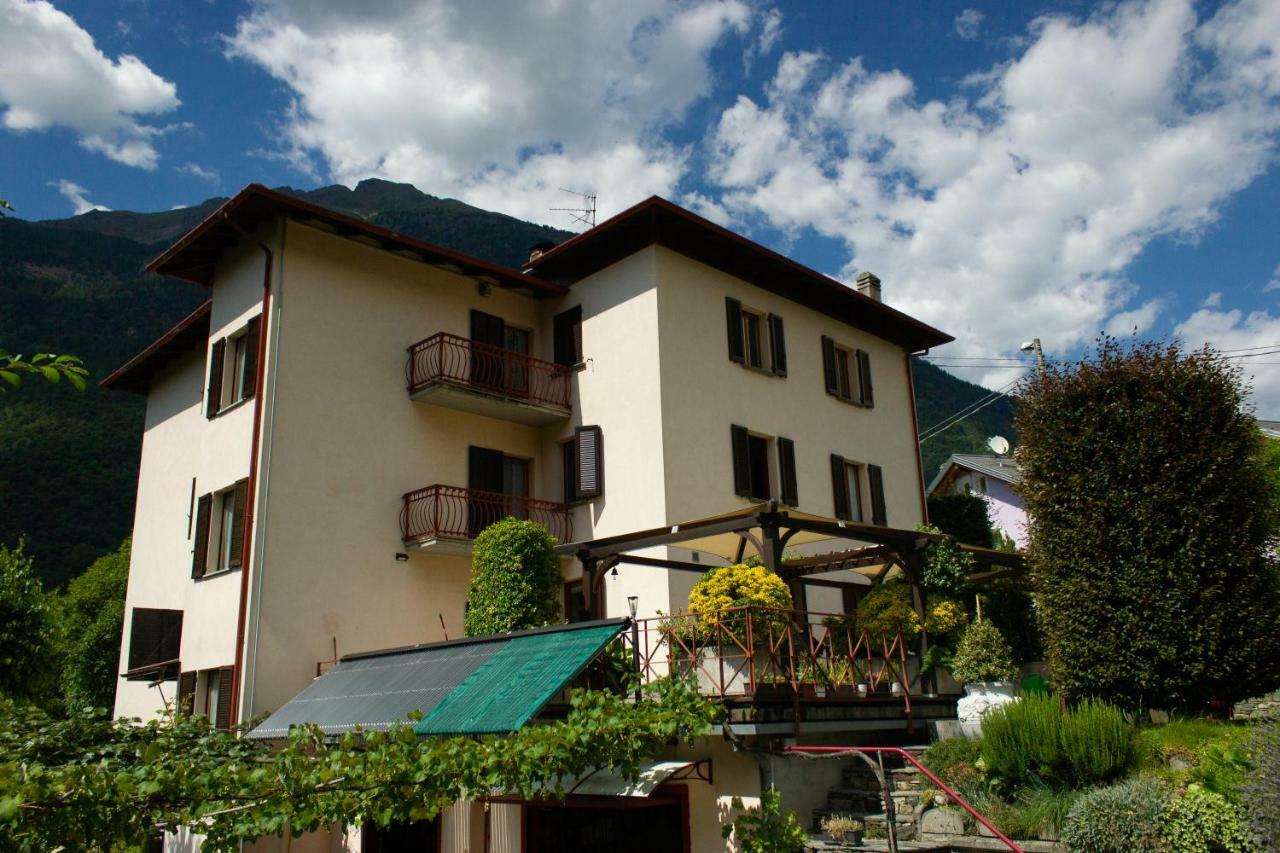 Villa La casa rosa Sernio Exterior foto